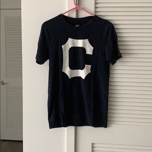 VINTAGE UCONN NIKE SHIRT MEDIUM